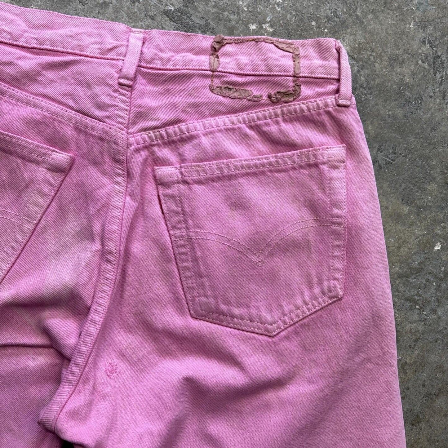Distressed Vintage Pink Levi’s Men’s Denim Shorts - W31