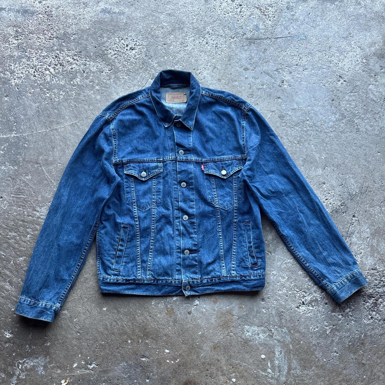 Blue Levi’s 72510 denim jacket - L