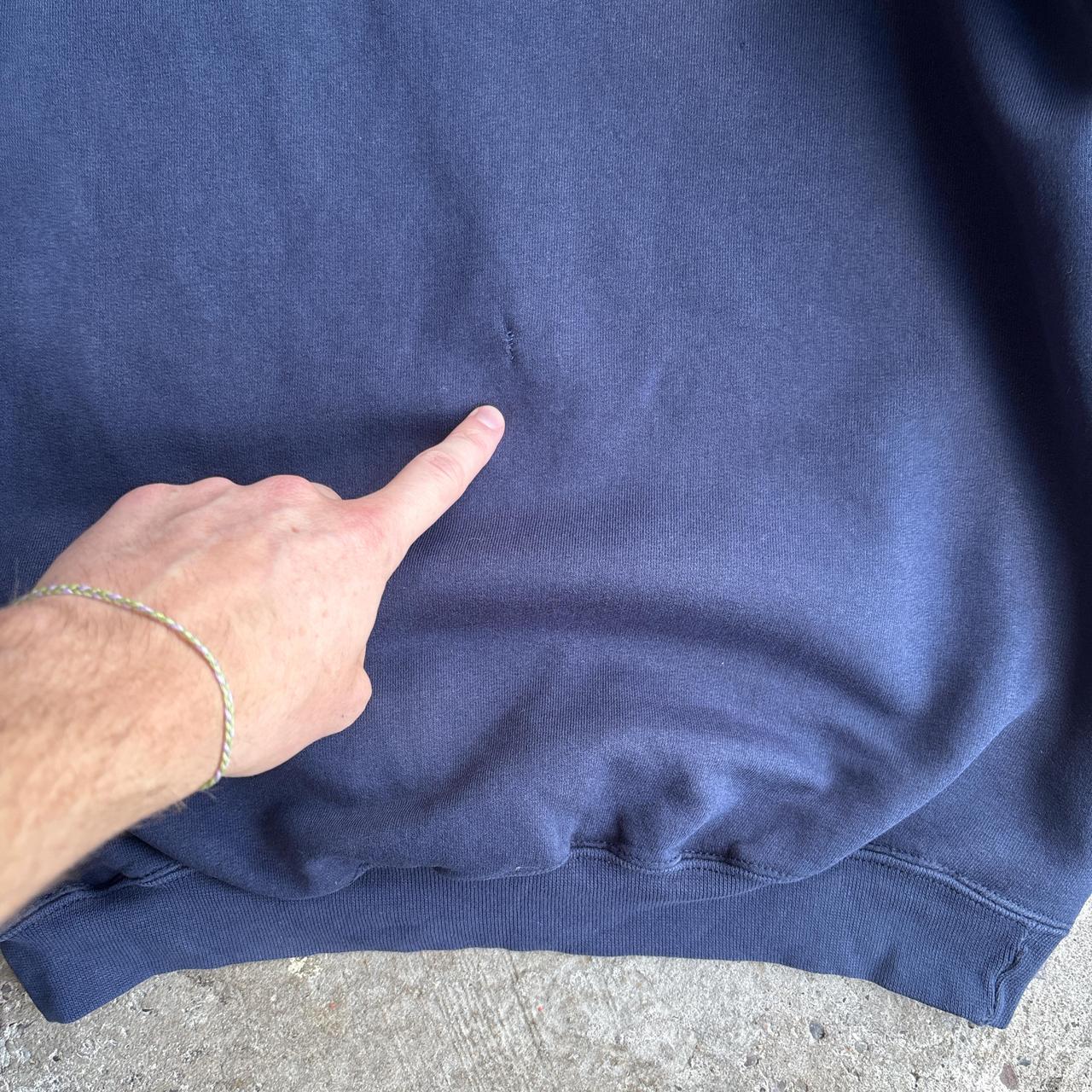 Navy Blue Crewneck Hanes Sweatshirt - M