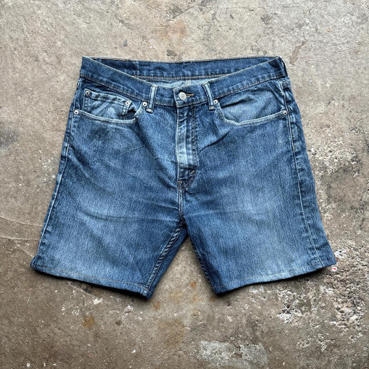 Blue denim Levi’s shorts