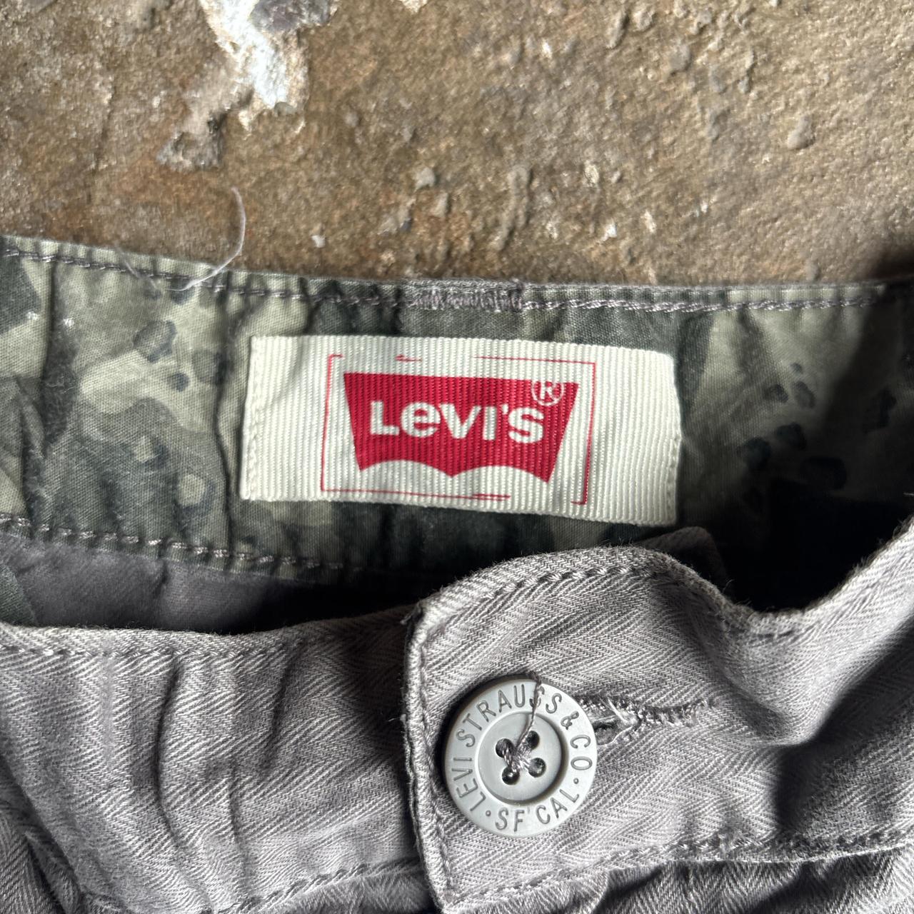 Grey Cotton Levi’s Cargo Shorts