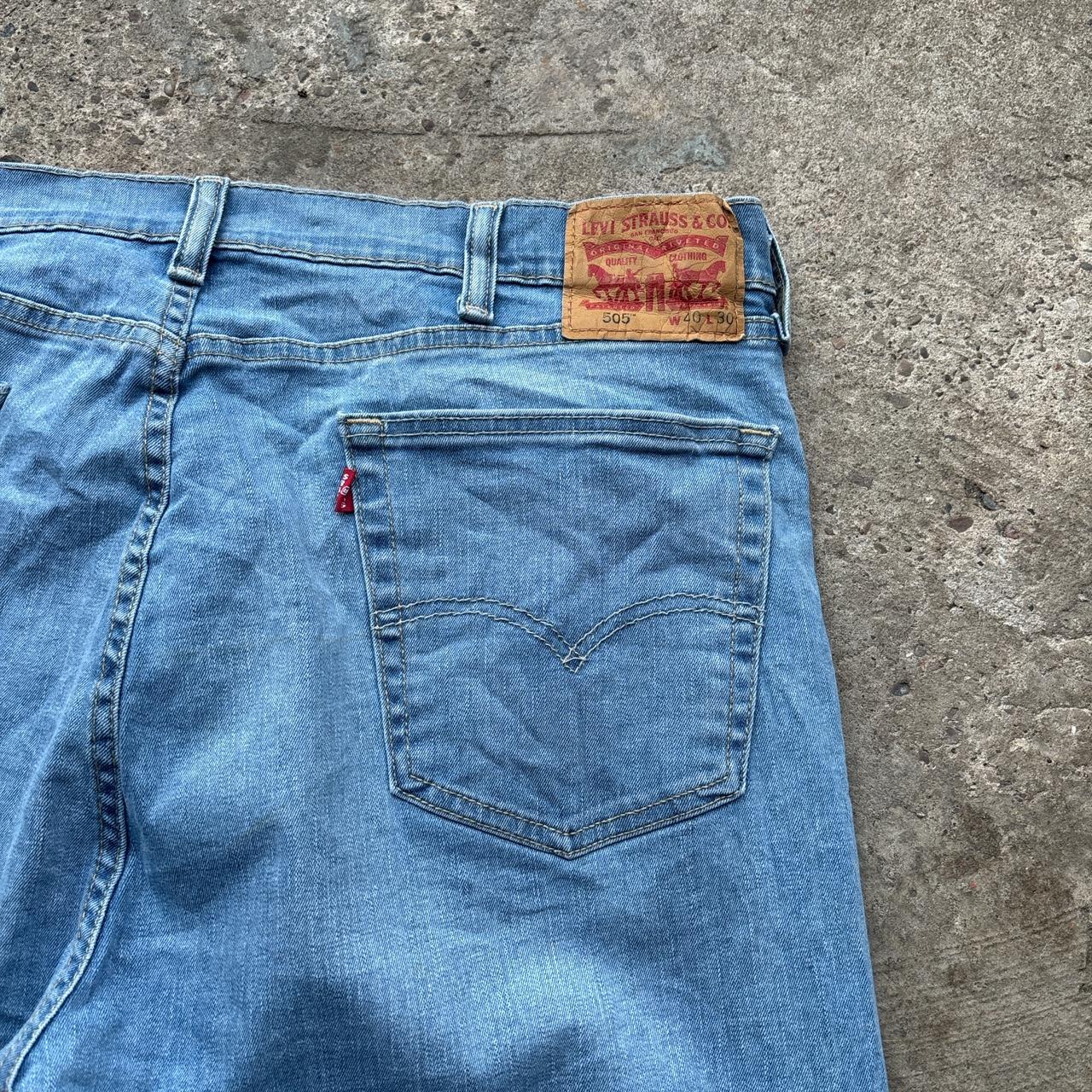Light blue denim Levi’s Jorts