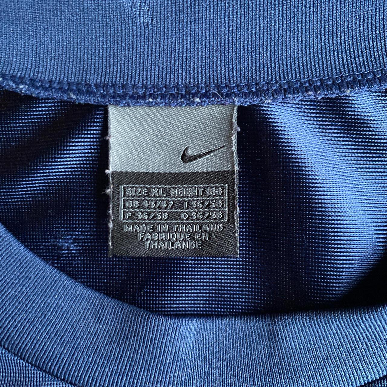 Vintage Navy Nike Sportswear T-Shirt - XL