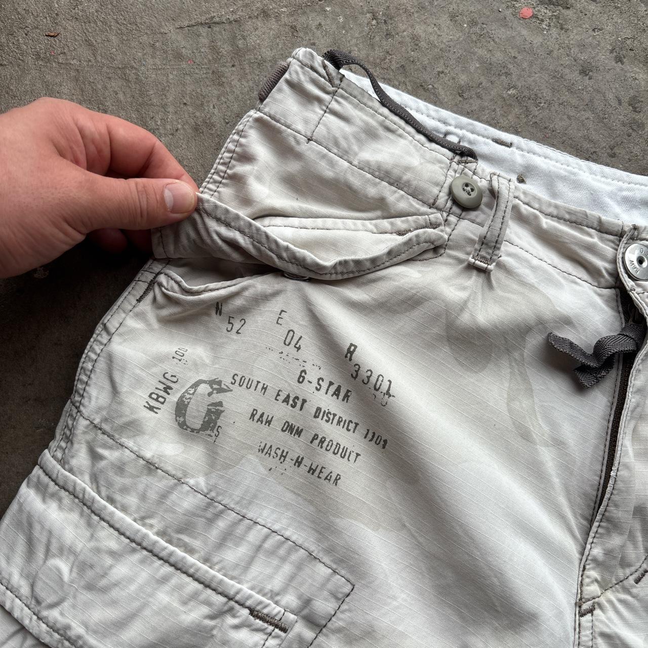 Cream G-Star camo cargo shorts - W32