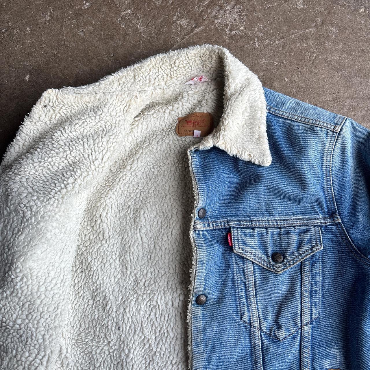 Blue Levi’s Denim Jacket w/ Fur Collar - S
