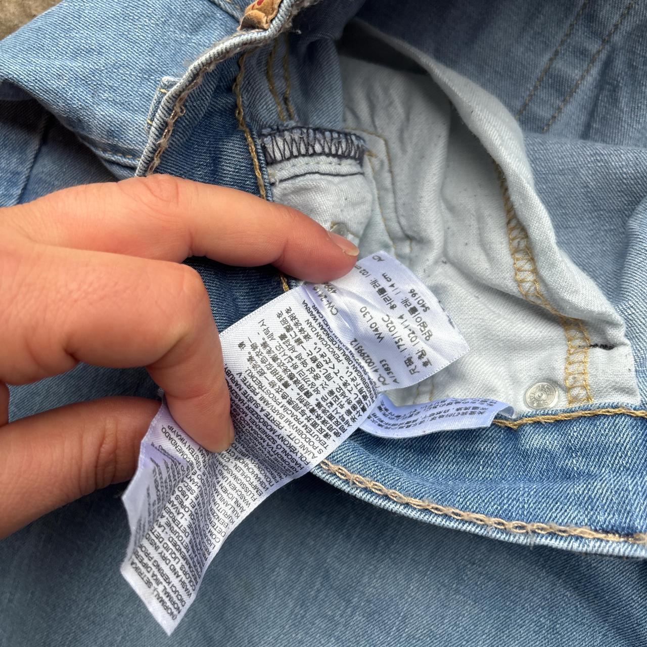 Light blue denim Levi’s Jorts