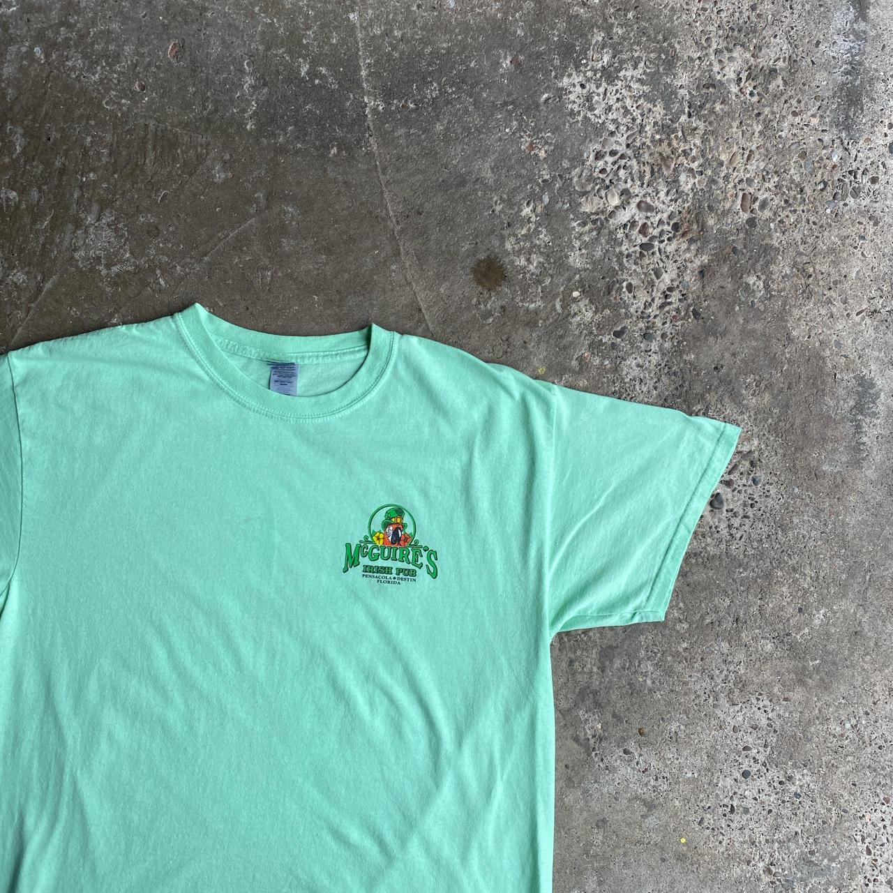 Green Irish Pub Graphic T-Shirt - L