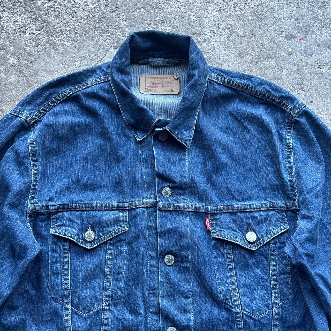 Blue Levi’s 72510 denim jacket - L