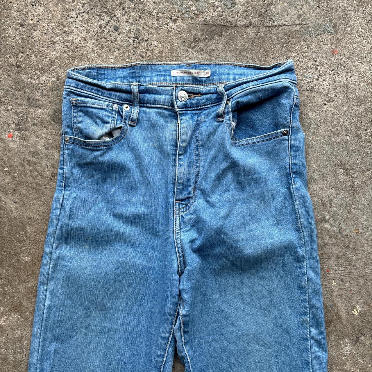 Blue Levi’s denim jeans