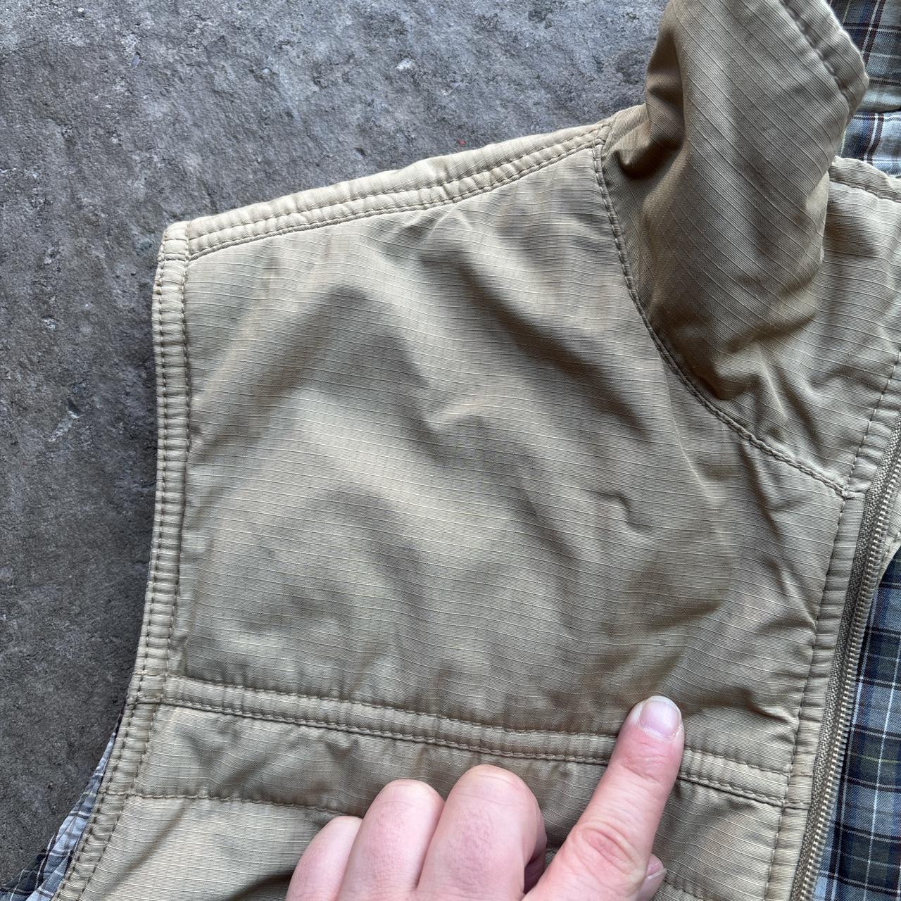 00s Cream Quiksilver puffer gilet