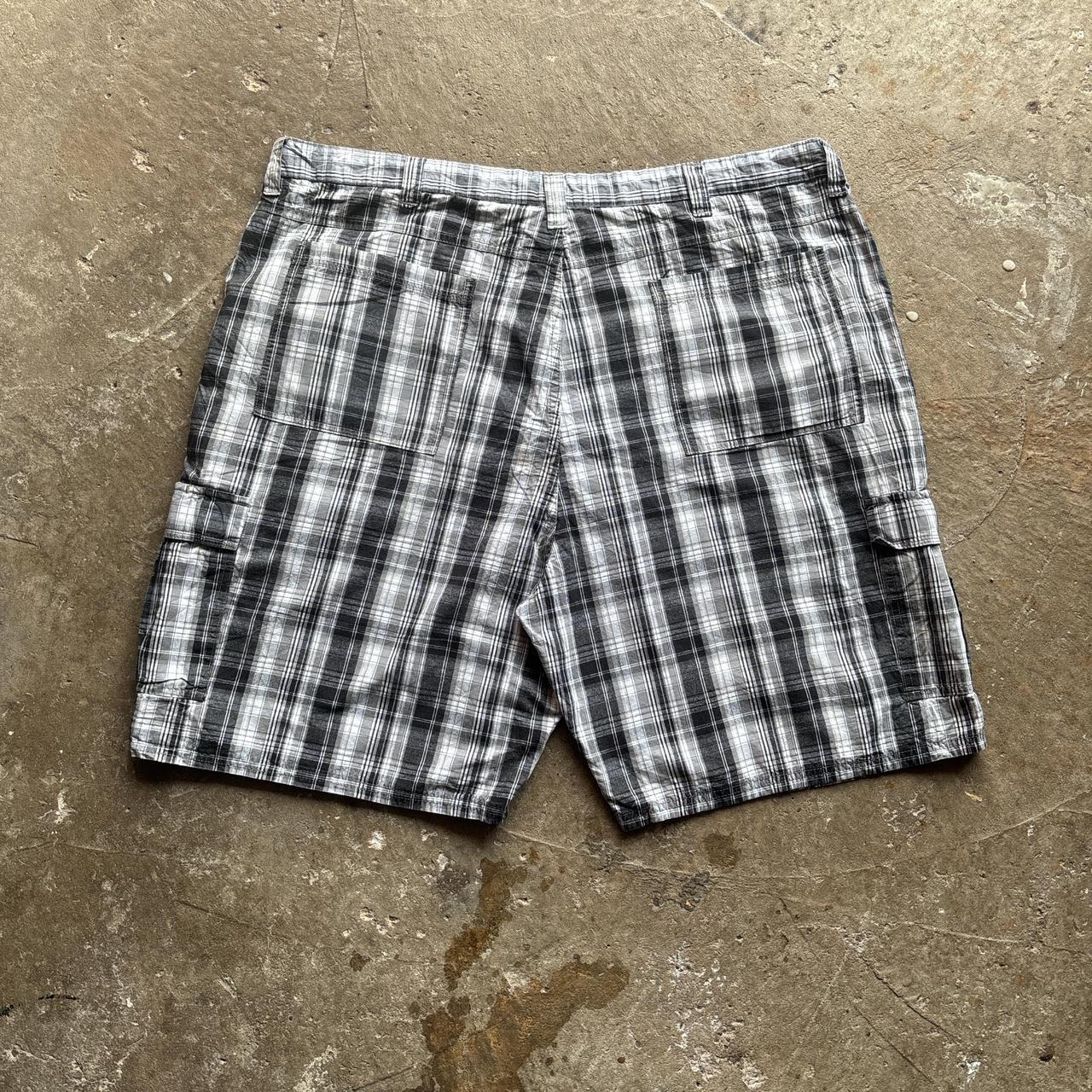 Grey Wrangler Checkered Cargo Shorts - W46