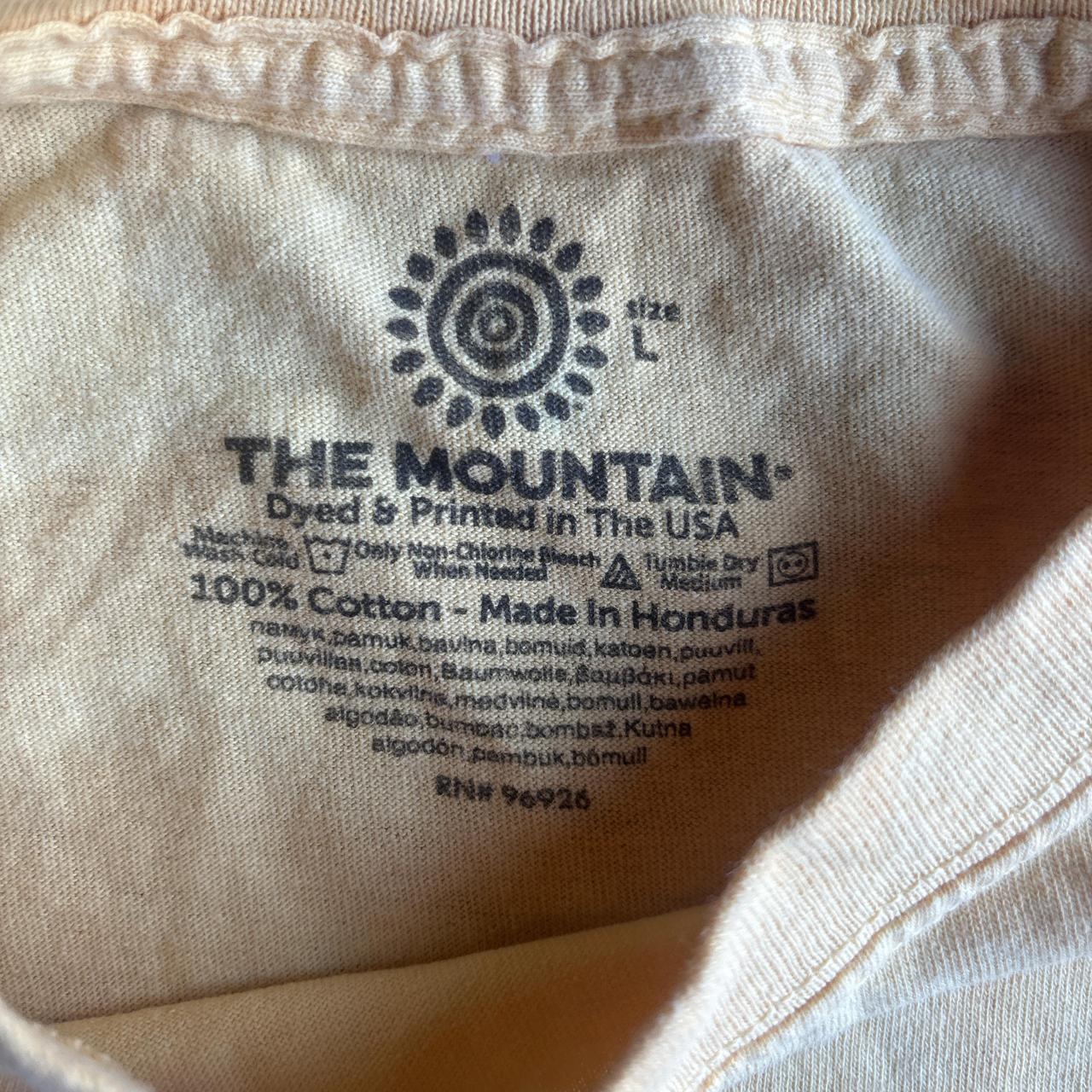 Yellow Wolves Graphic T-Shirt