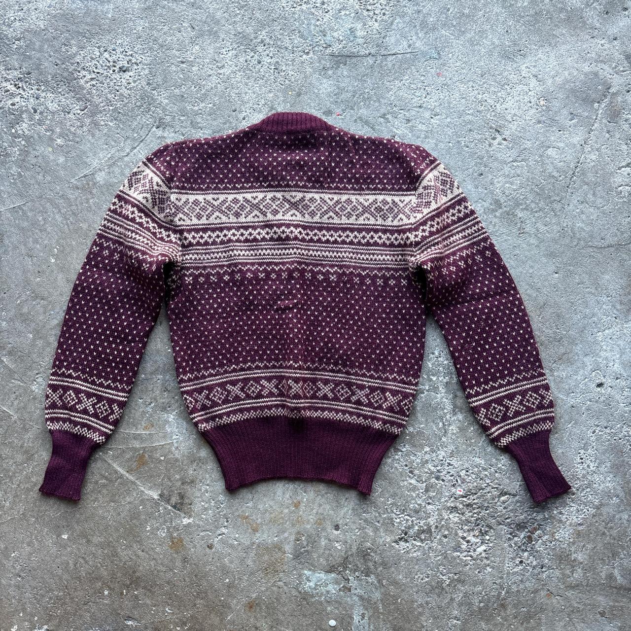 Burgundy and tan Boston Traders Knitted sweater