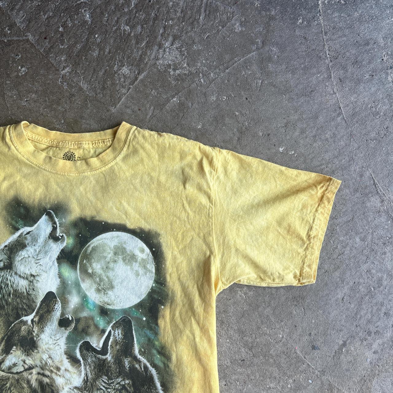 Yellow Wolves Graphic T-Shirt