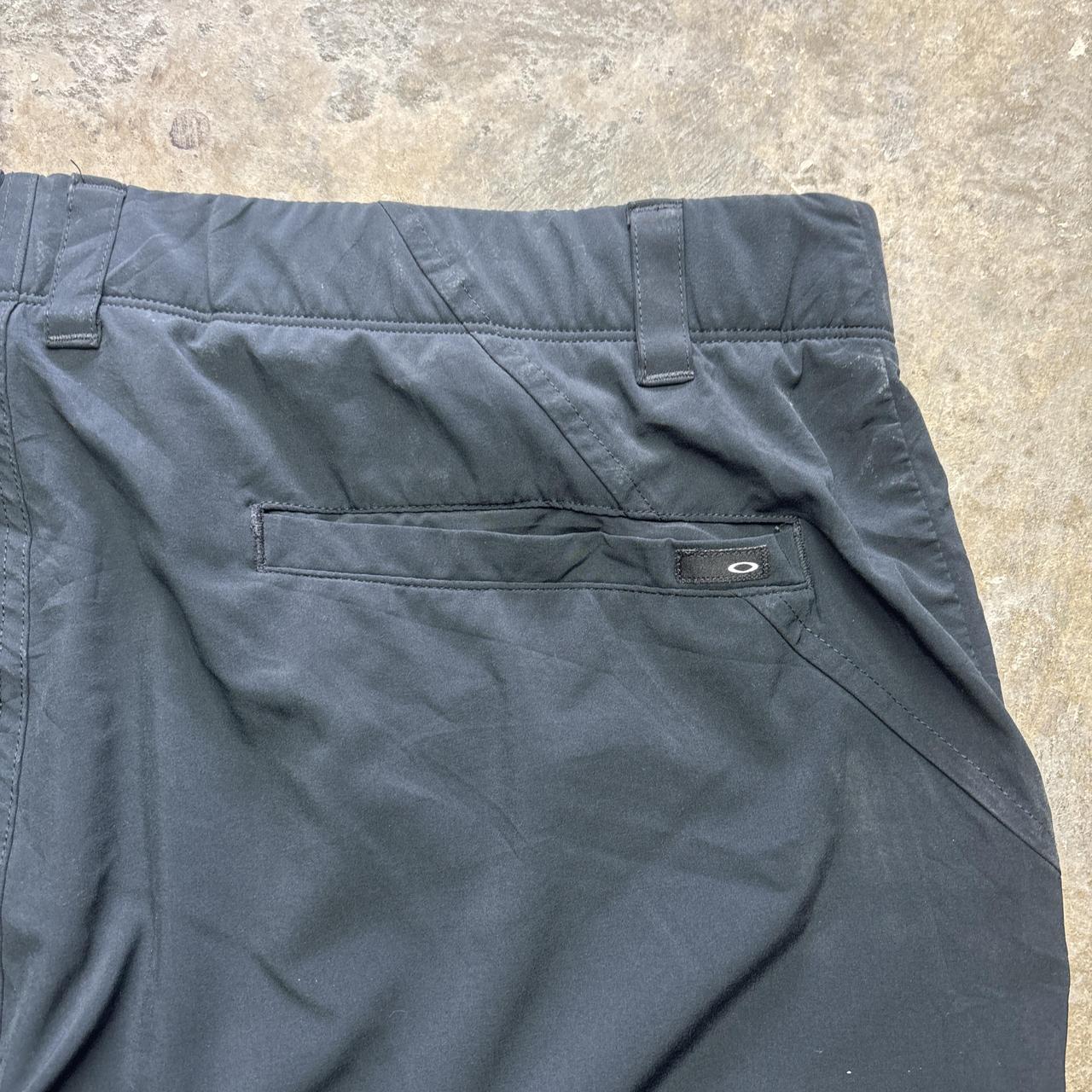 Cream Oakley shorts activewear - W38