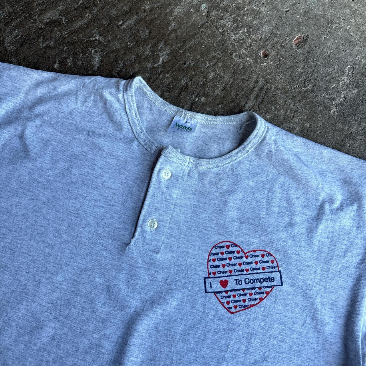 Grey ‘I ❤️ to Compete’ single-stitch button up t-shirt