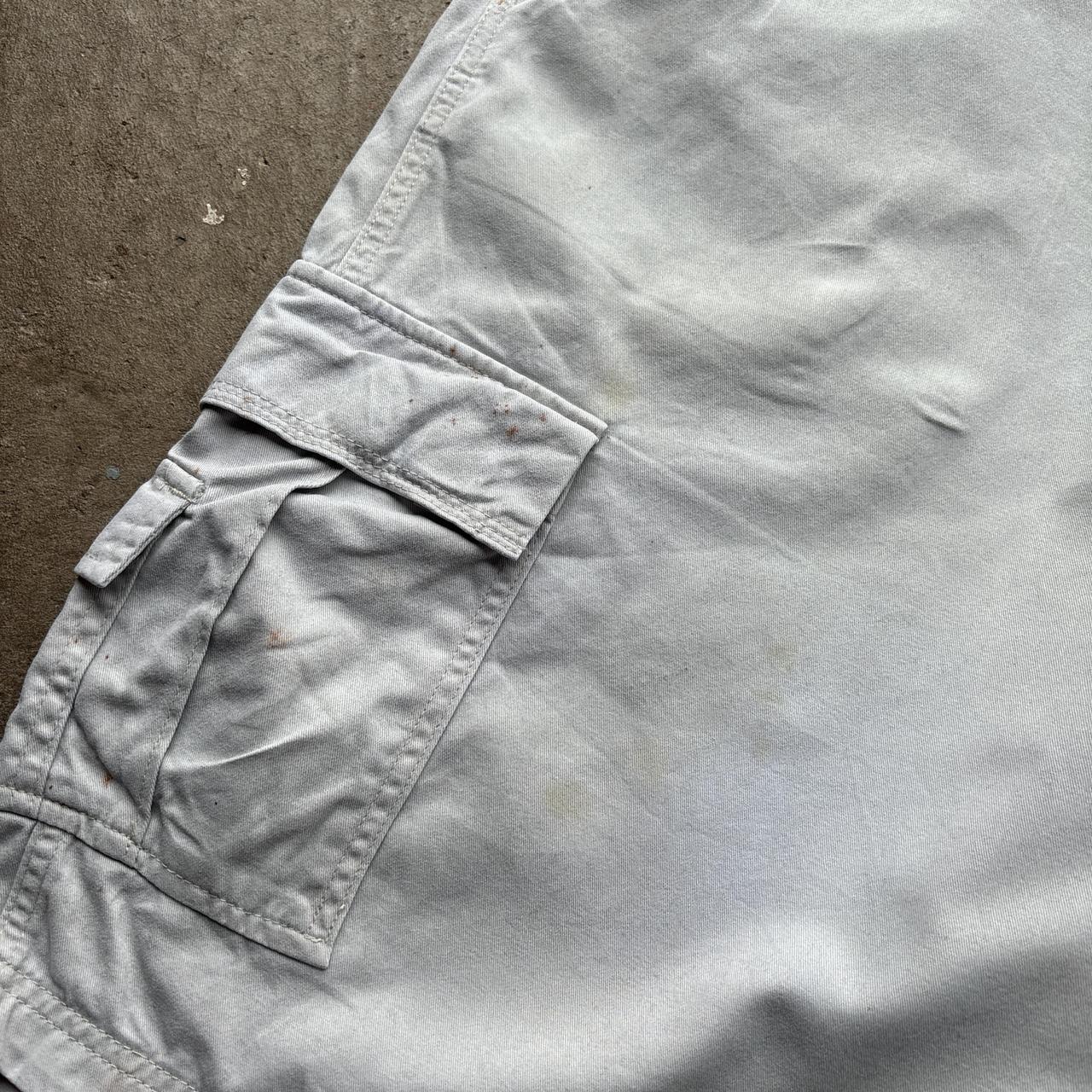 Cream Wrangler Cargo shorts - W44