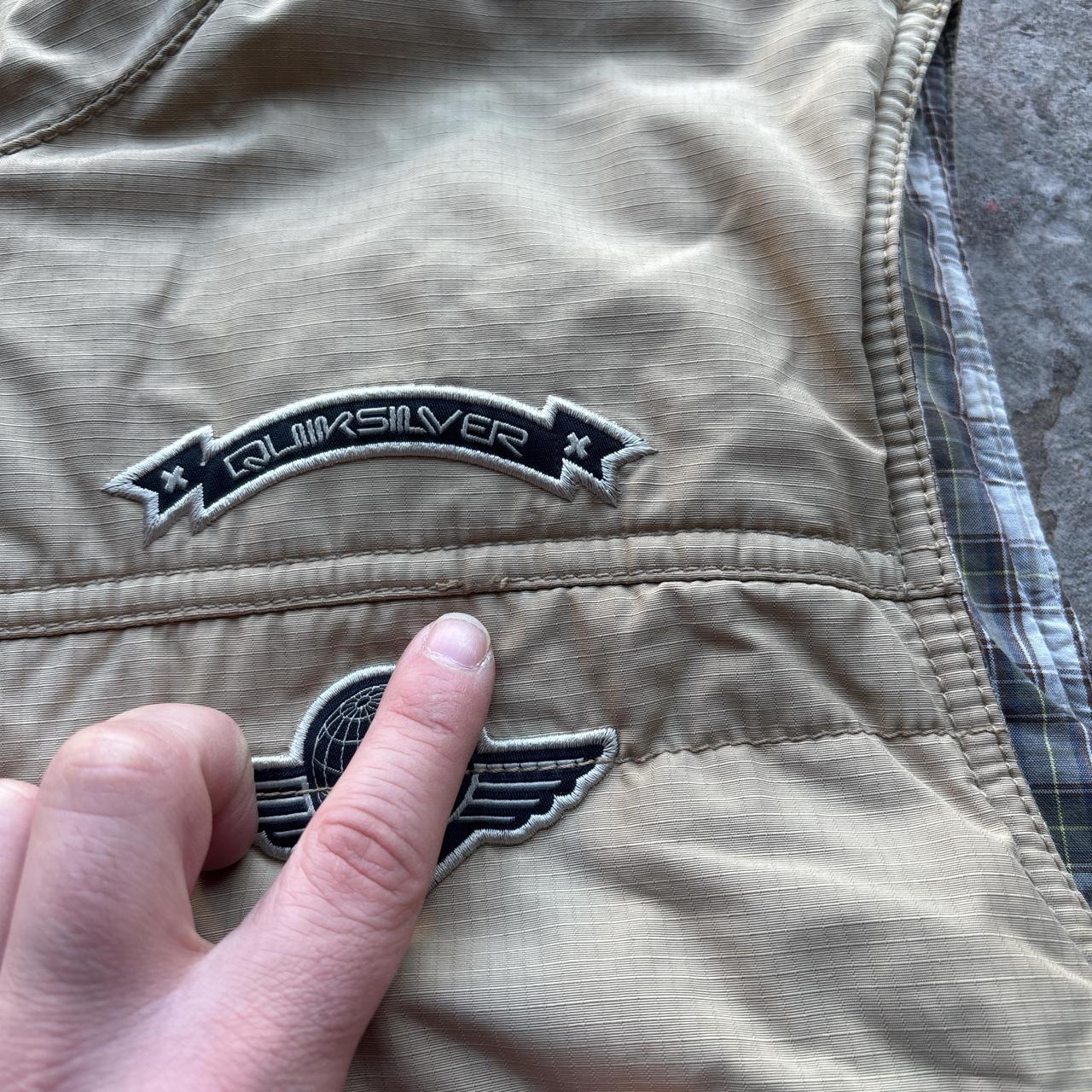 00s Cream Quiksilver puffer gilet