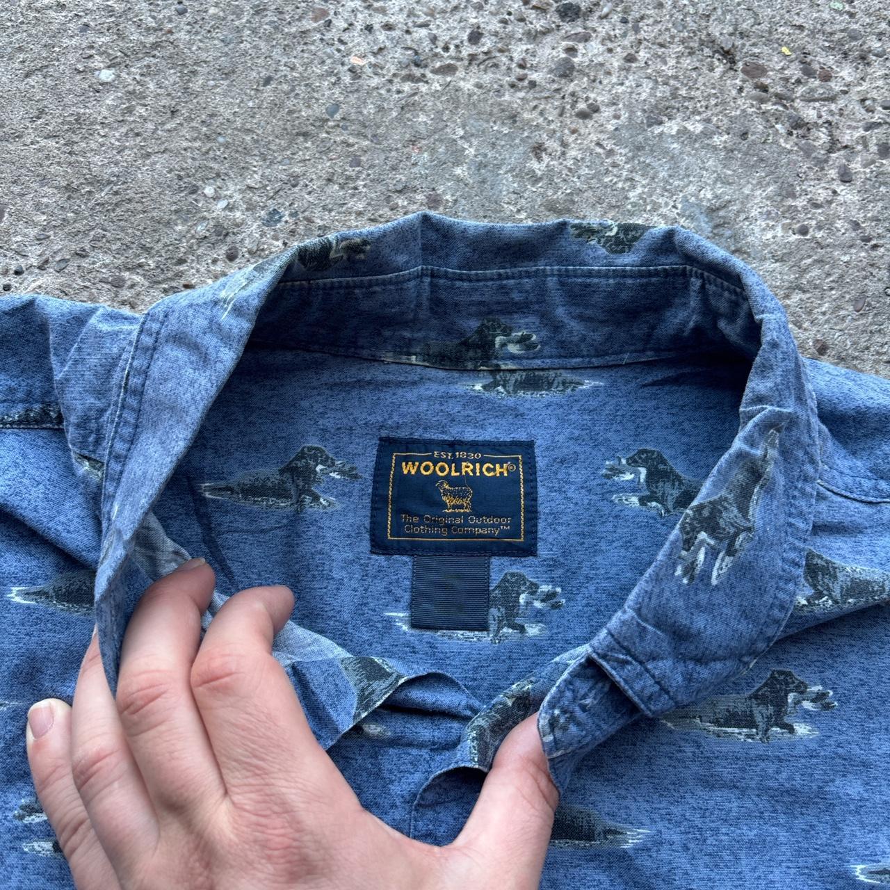 Blue Woolrich short-sleeved shirt with sea lion pattern