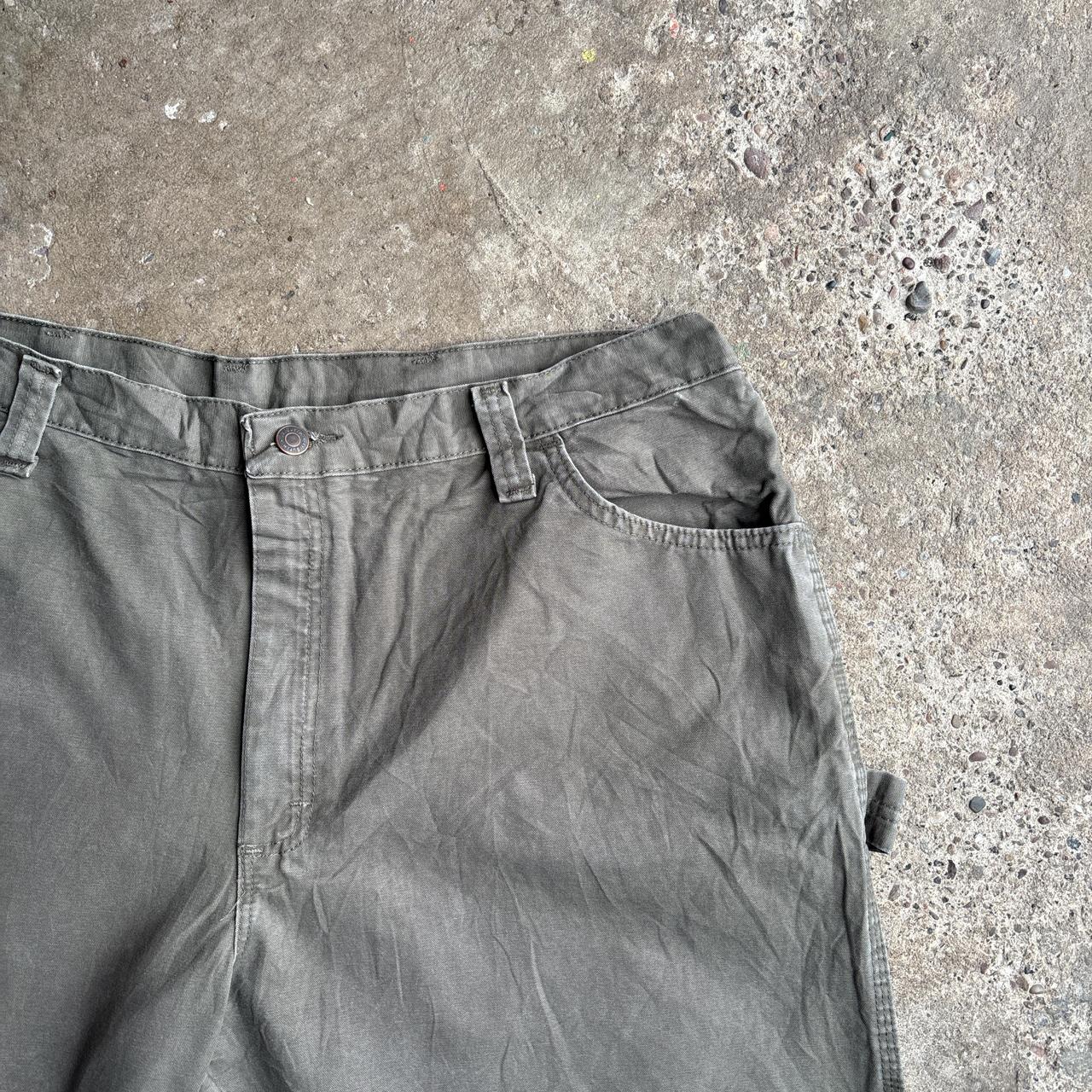 Khaki Green Wrangler Carpenter Shorts