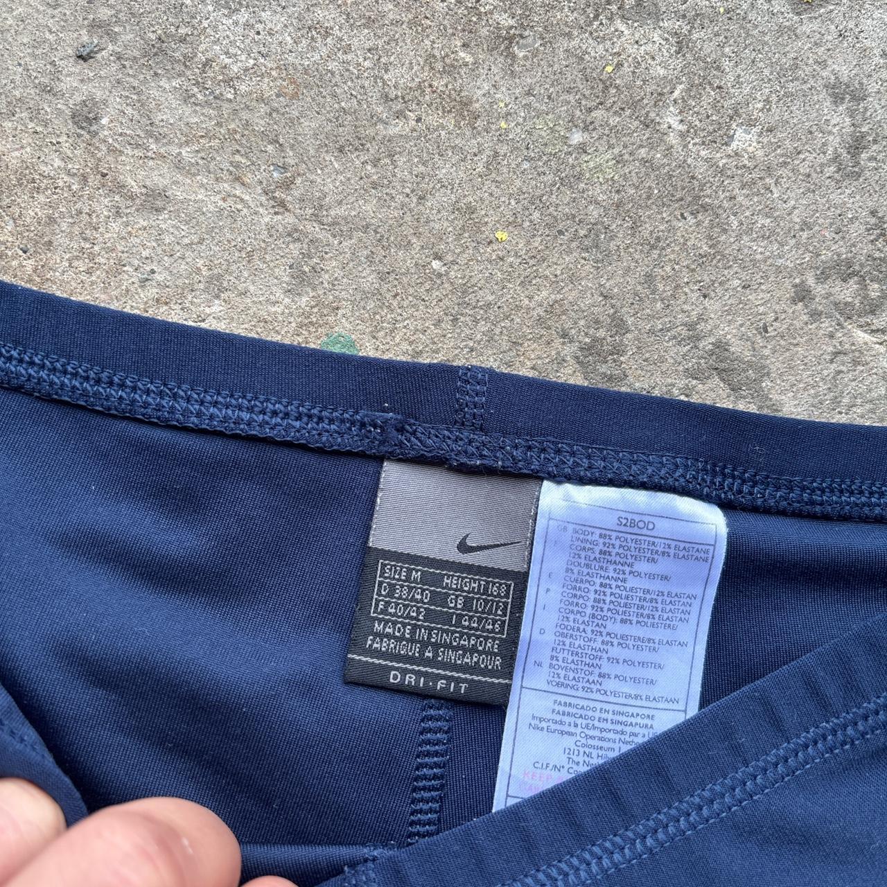 00s navy Nike elasticated activewear shorts / compression shorts