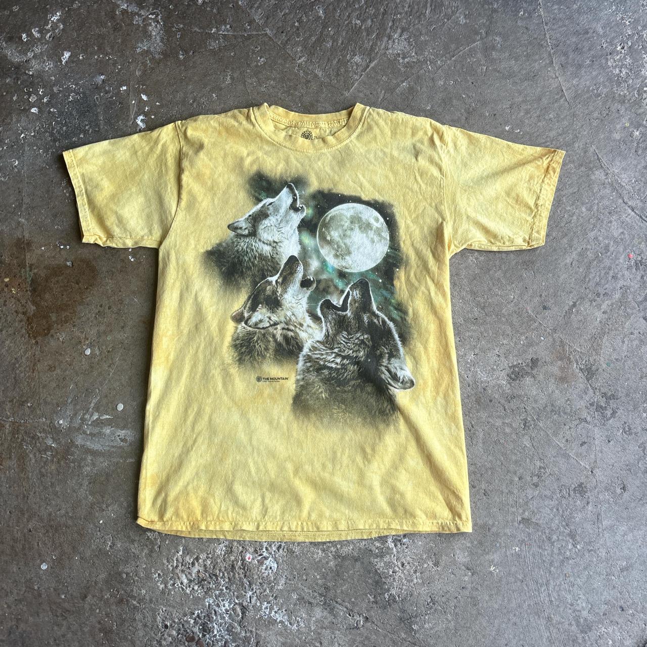 Yellow Wolves Graphic T-Shirt