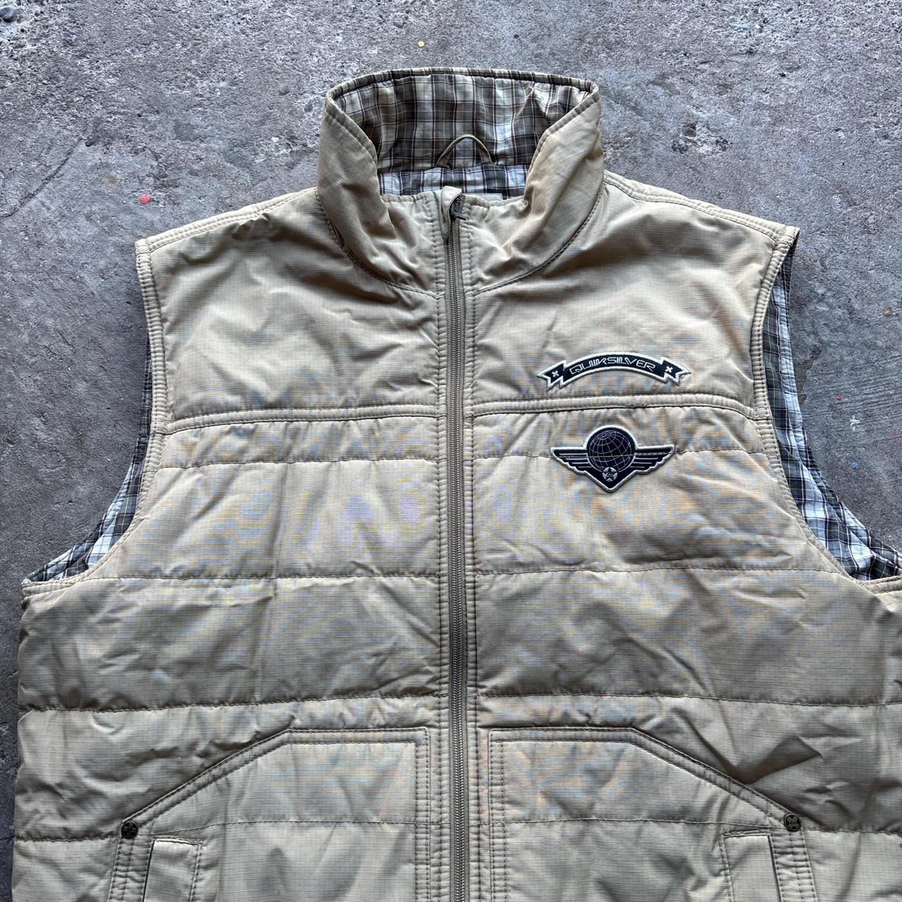 00s Cream Quiksilver puffer gilet