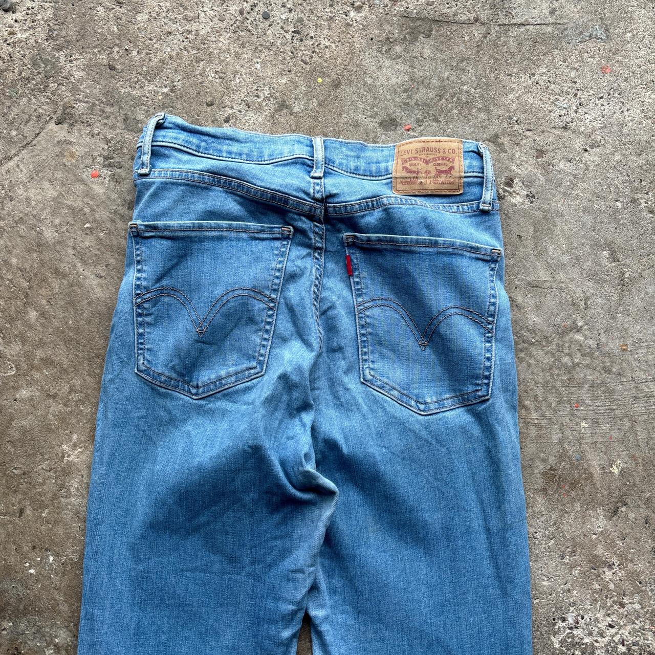 Blue Levi’s denim jeans