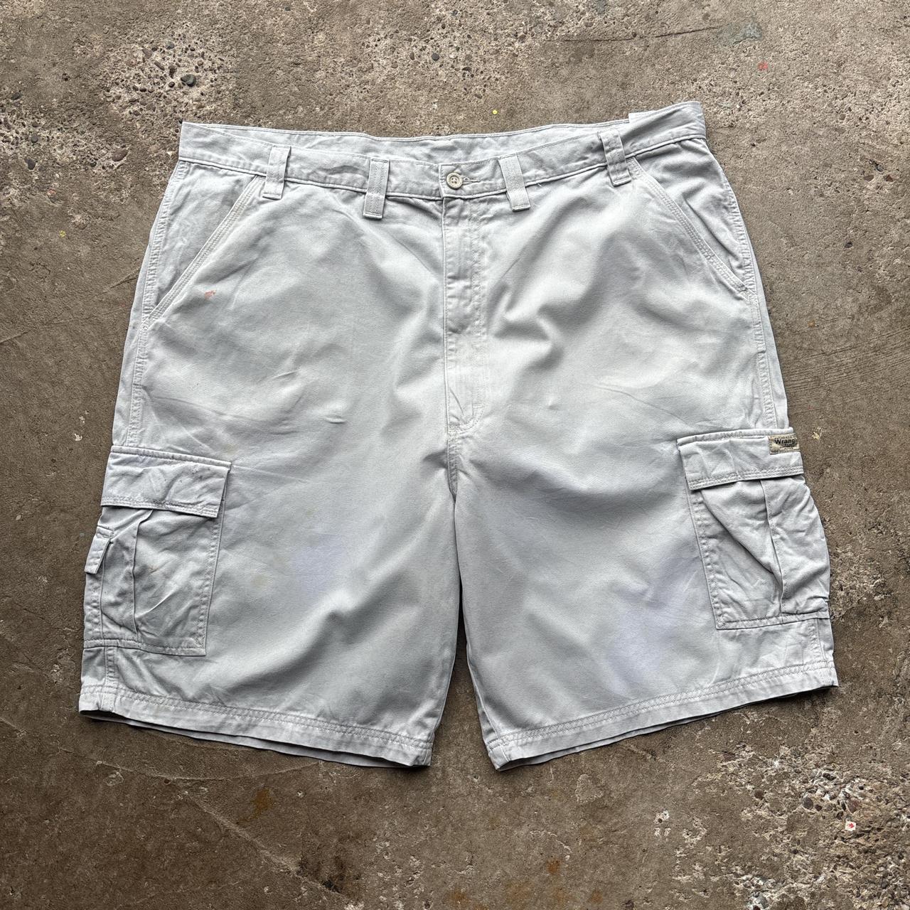 Cream Wrangler Cargo shorts - W44