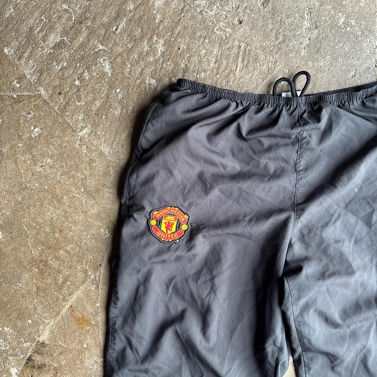 Grey ‘00s Manchester United Nike Tracksuit Bottoms - M
