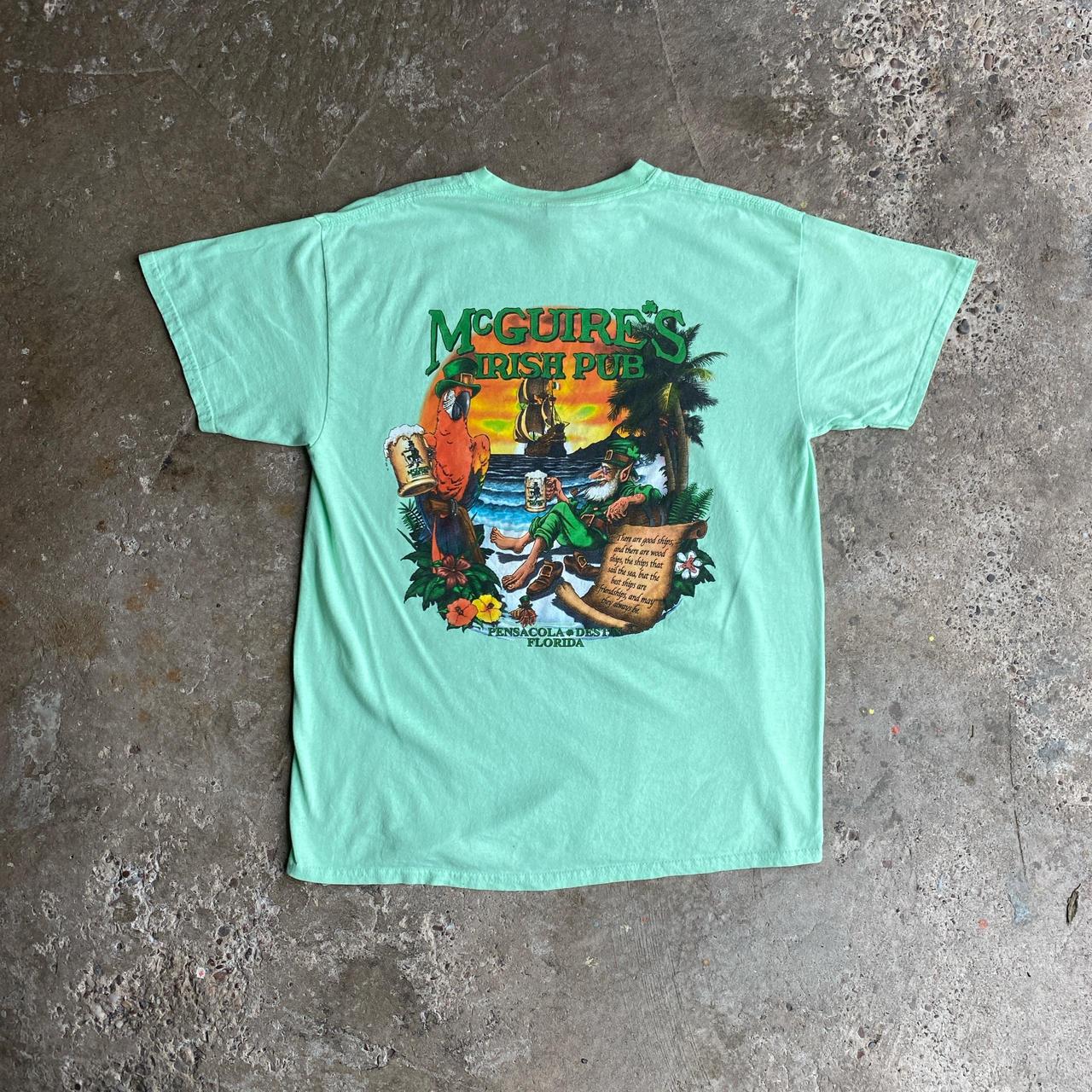 Green Irish Pub Graphic T-Shirt - L