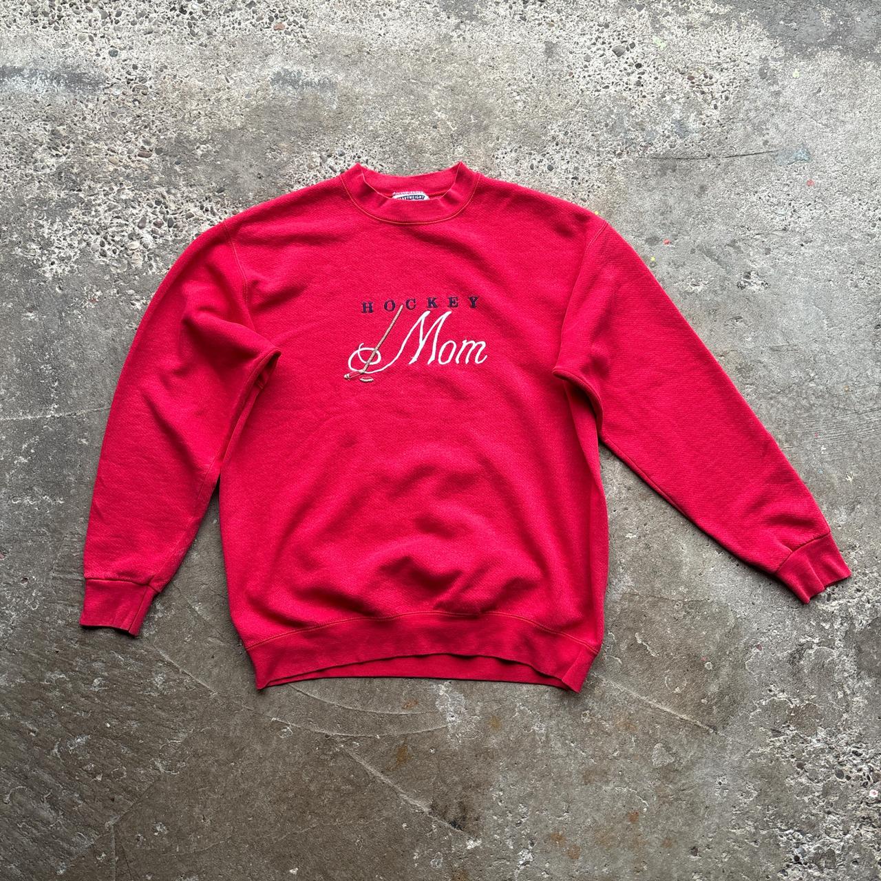 Vintage Red Lee sweatshirt with ‘Hockey Mom’ embroidery - M