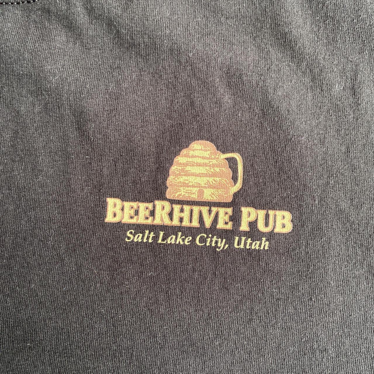 Black Graphic ‘Beehive Pub’ Graphic T-Shirt - XL