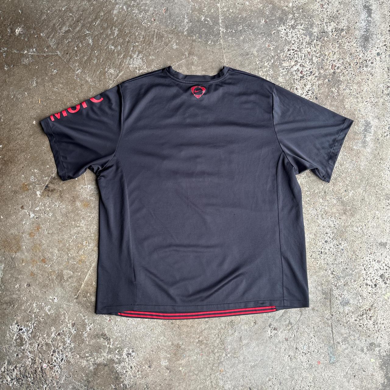 Dark Grey/Red Manchester United 2010/11 Nike Training Shirt - 2XL