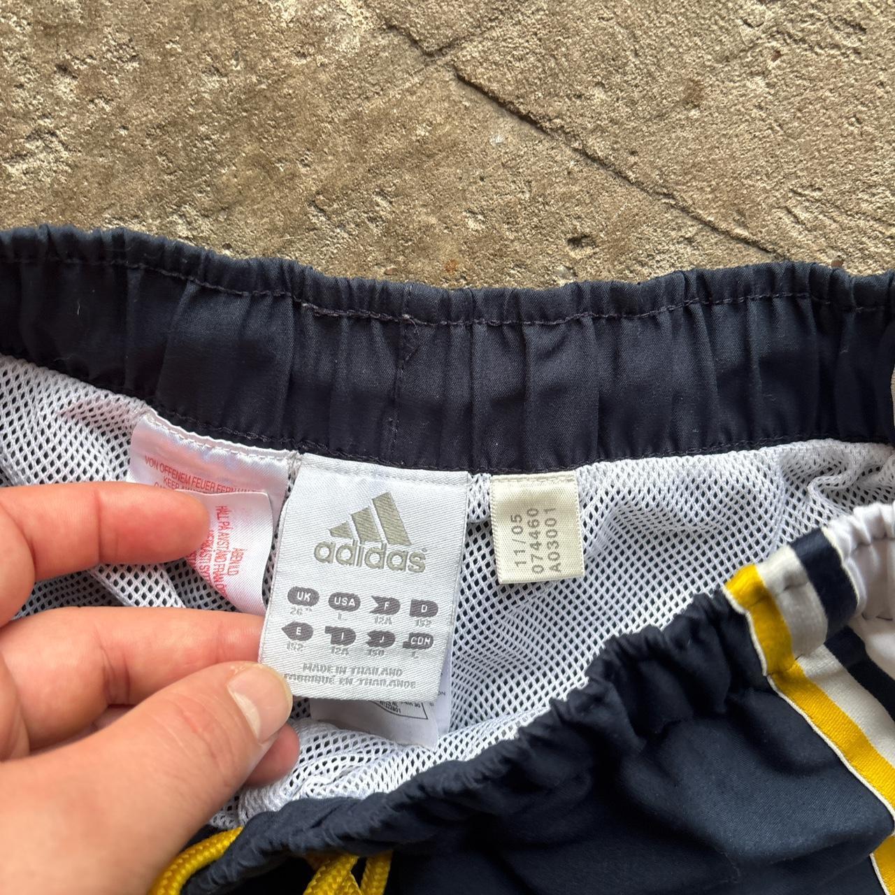 00s Navy Adidas 3/4 length shorts - L