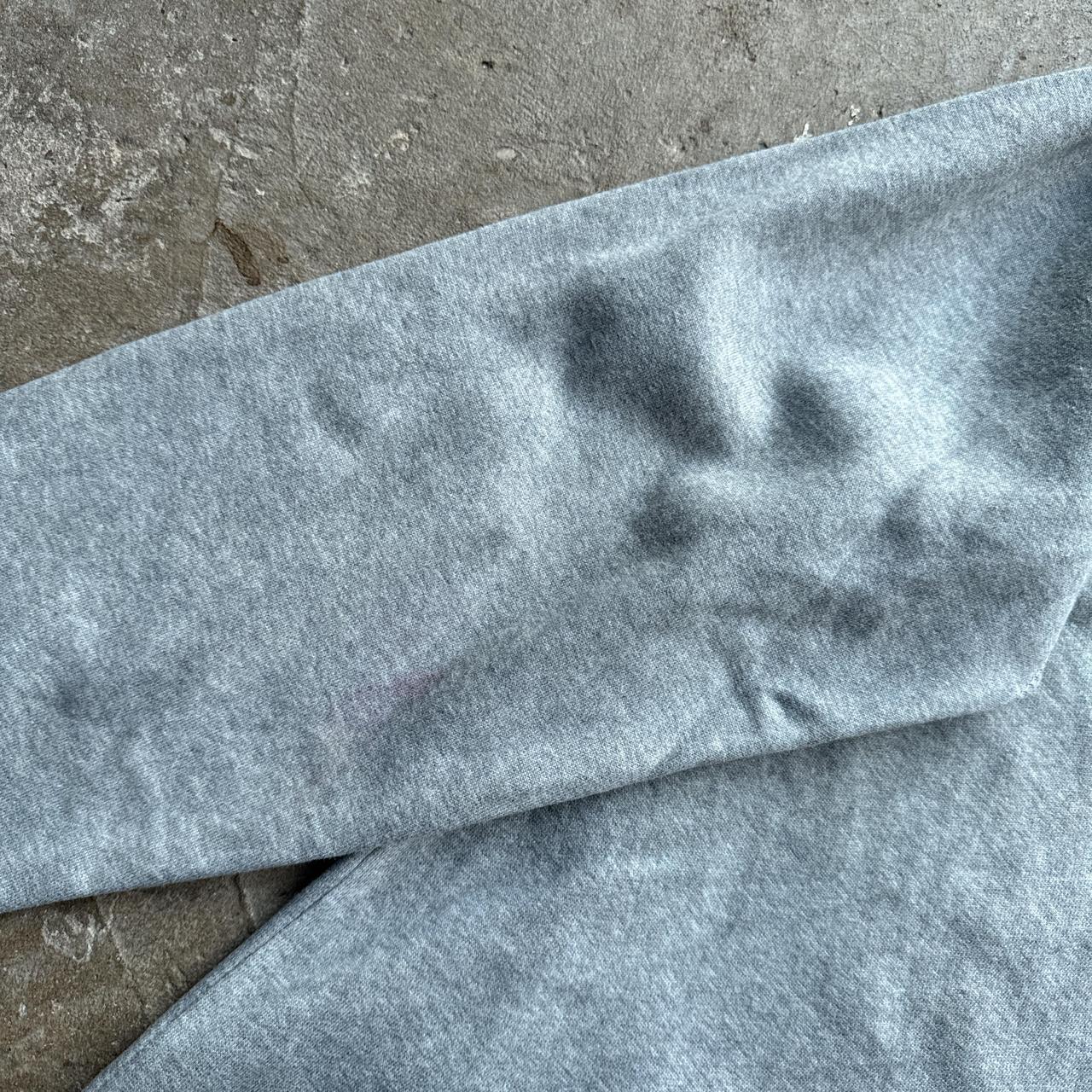 00s Grey Nike zip-up hoodie with embroidered swoosh
