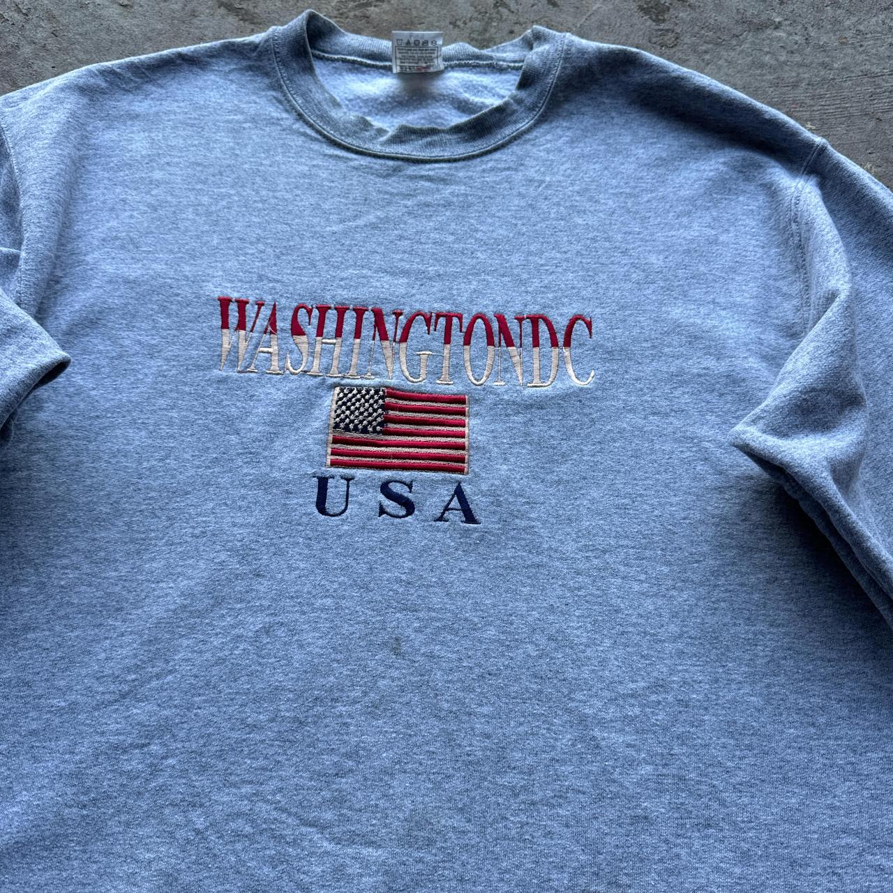 Grey sweatshirt with ‘Washington, USA’ embroidered logo