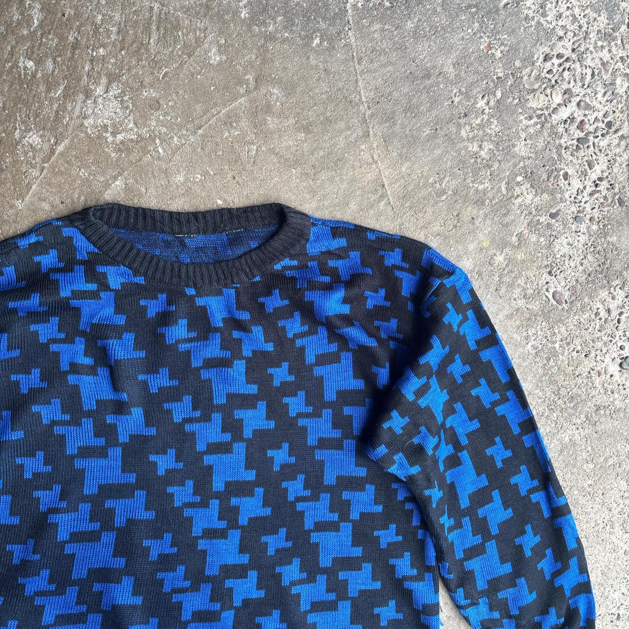 Black & Blue Patterned Design Knitted Jumper - M