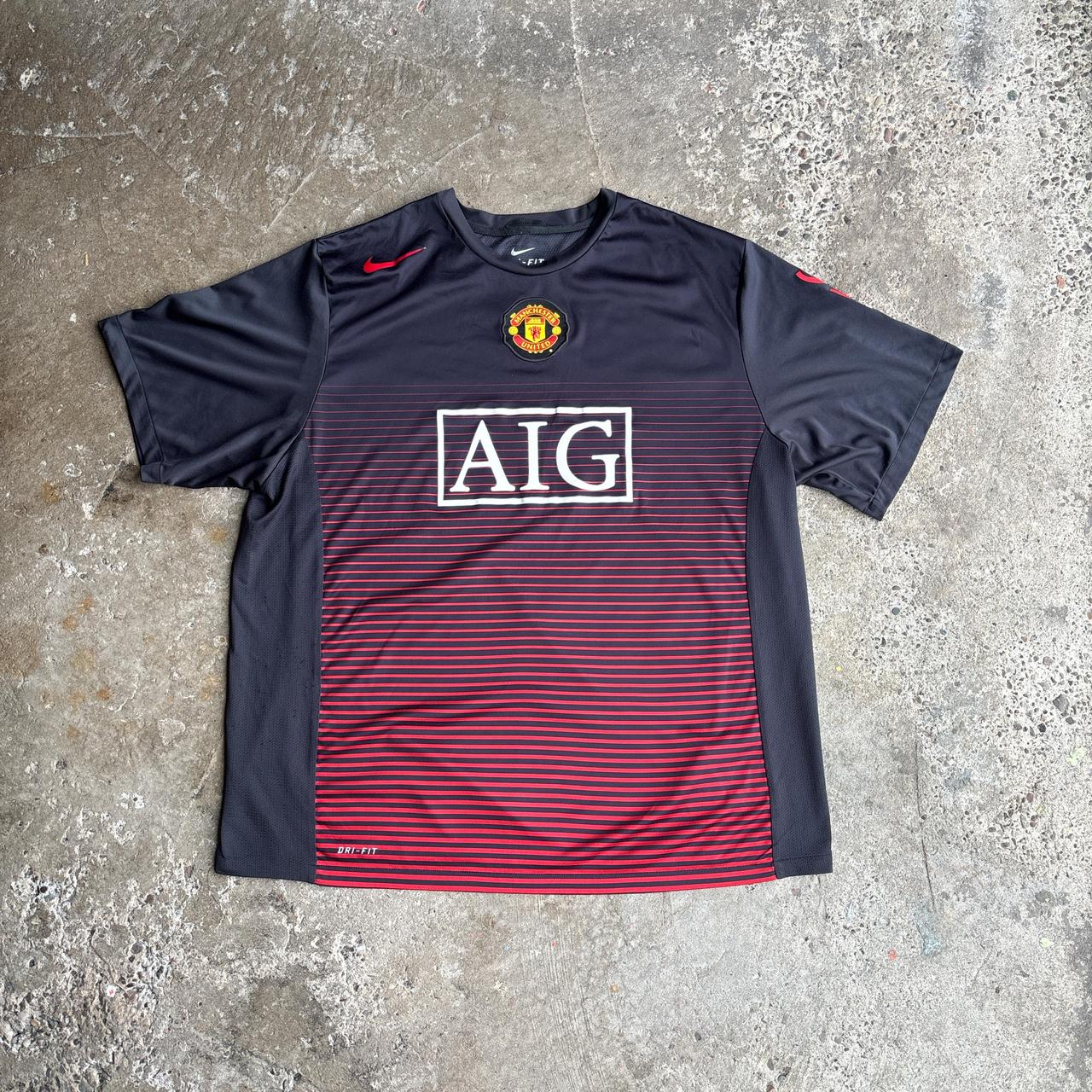 Dark Grey/Red Manchester United 2010/11 Nike Training Shirt - 2XL