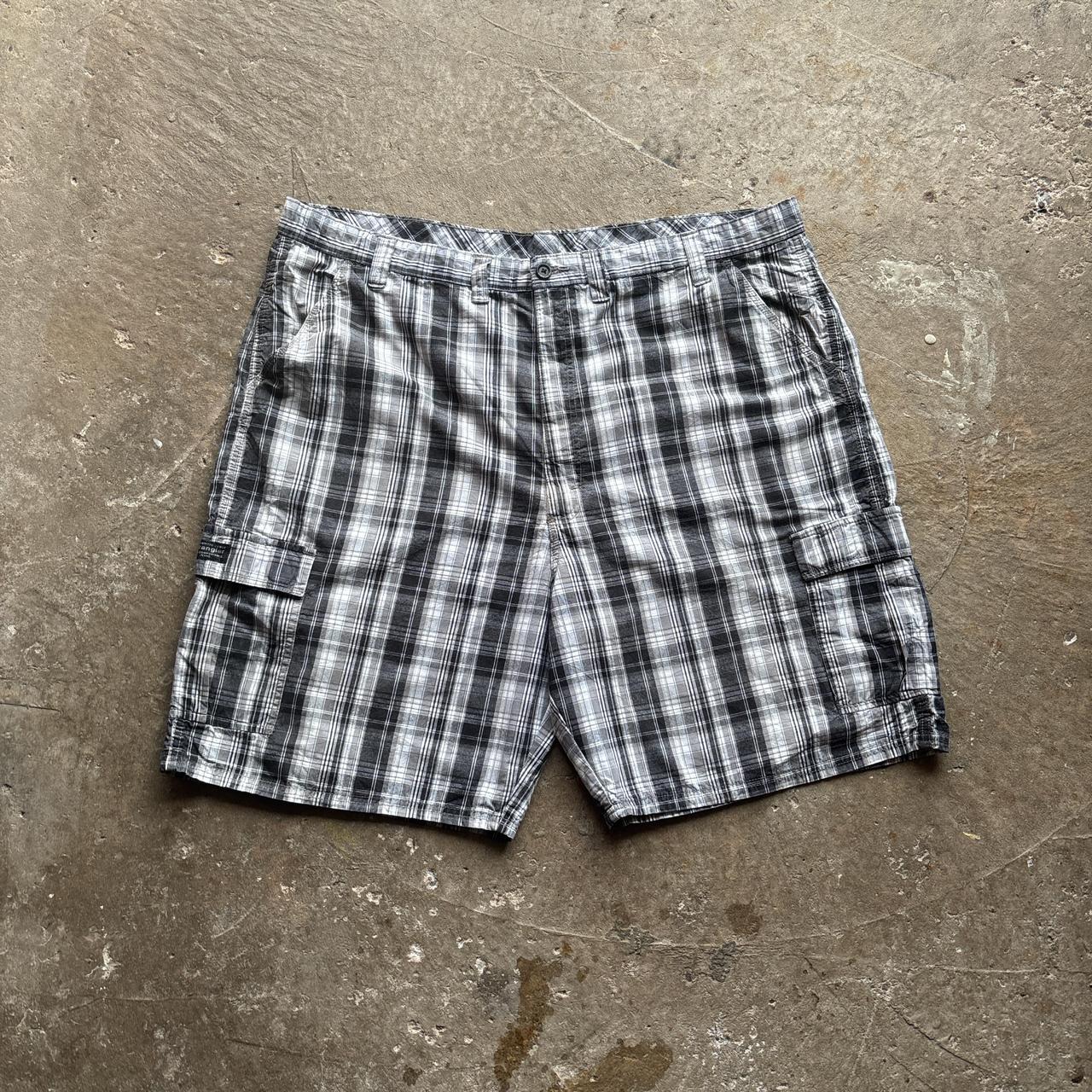 Grey Wrangler Checkered Cargo Shorts - W46