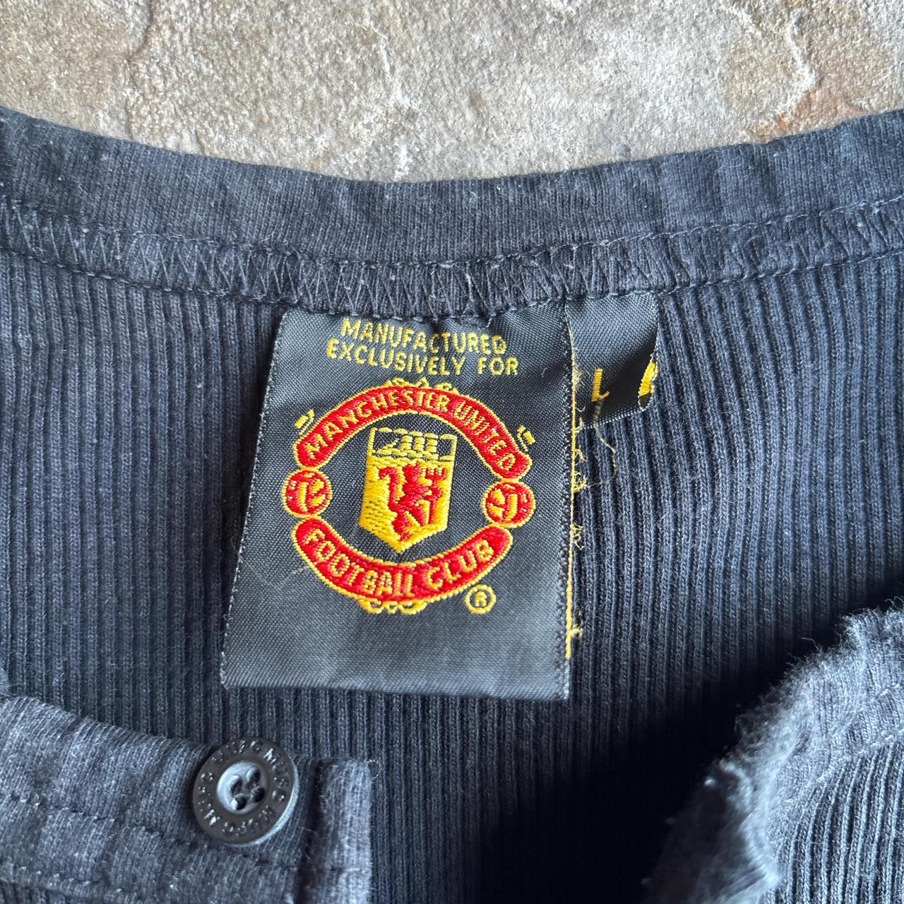 Vintage Manchester United Ribbed Black Buttom Up T-Shirt