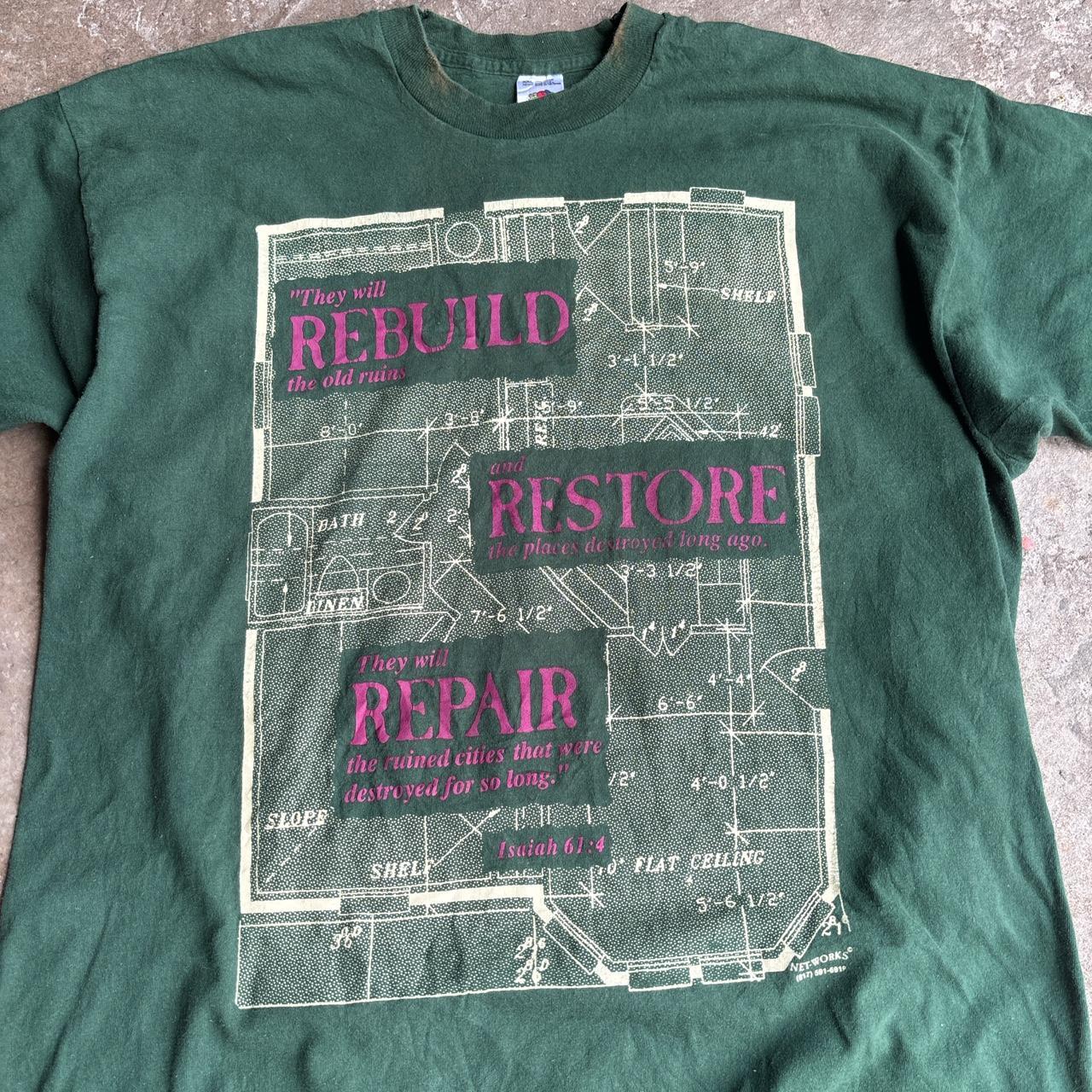 Green 90s ‘Rebuild’ graphic tee