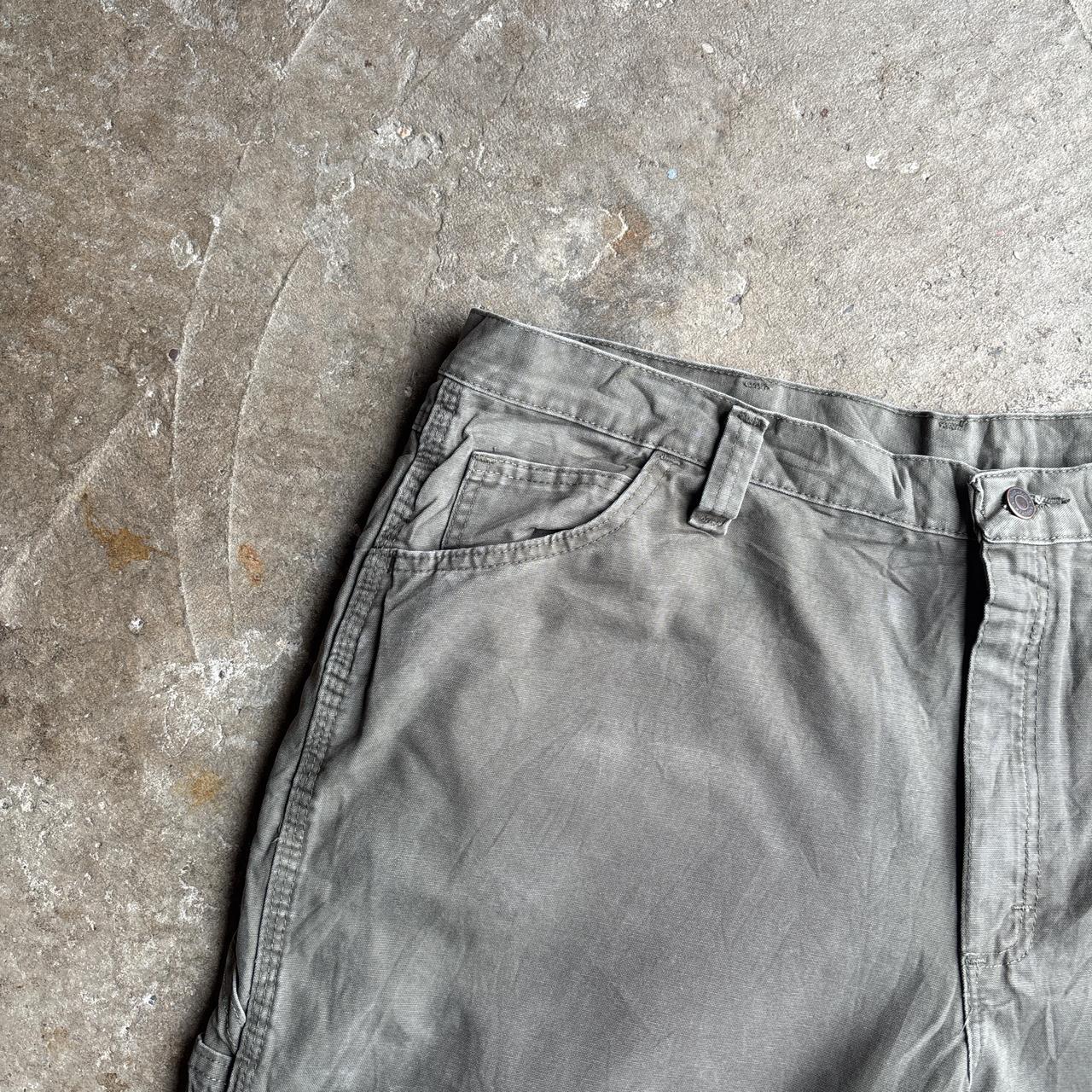 Khaki Green Wrangler Carpenter Shorts