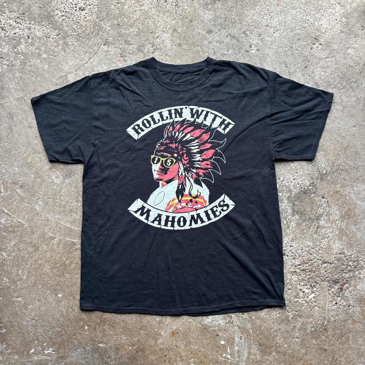 Black graphic tee with ‘Rollin with Ma Homies’ print