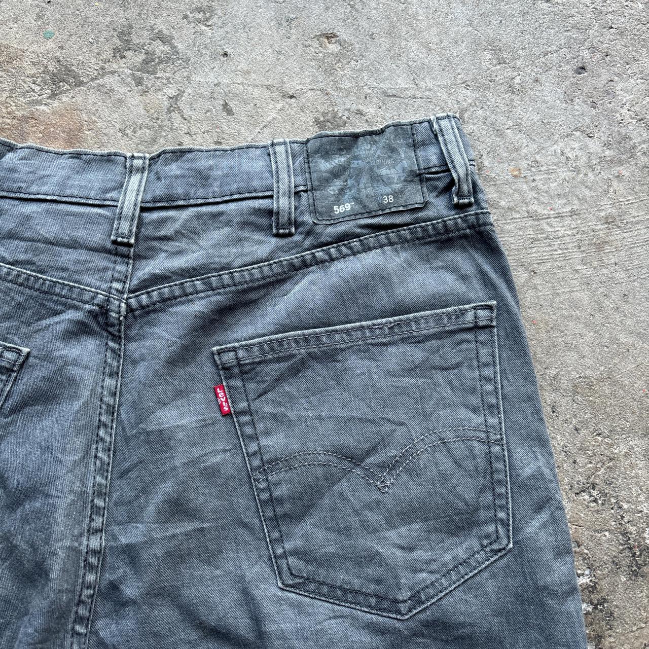 Grey Levi’s 569 shorts