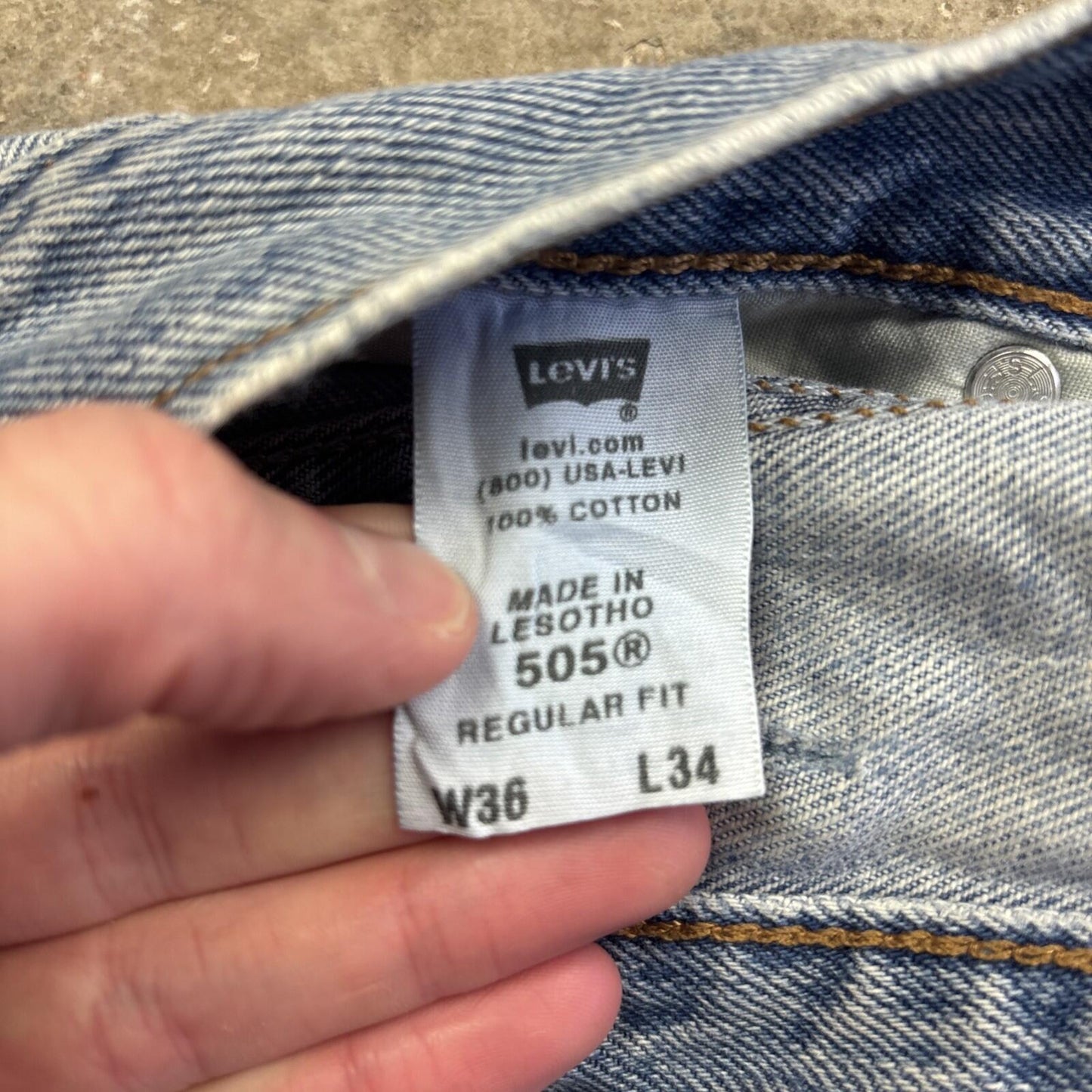 Blue Levi’s Denim Cut Off Jean Shorts In Regular Fit | W36"