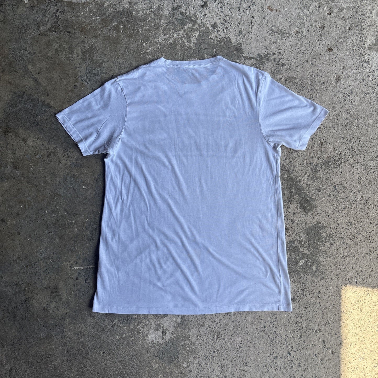 White Oasis Iconic Graphic Print T-shirt | Size M