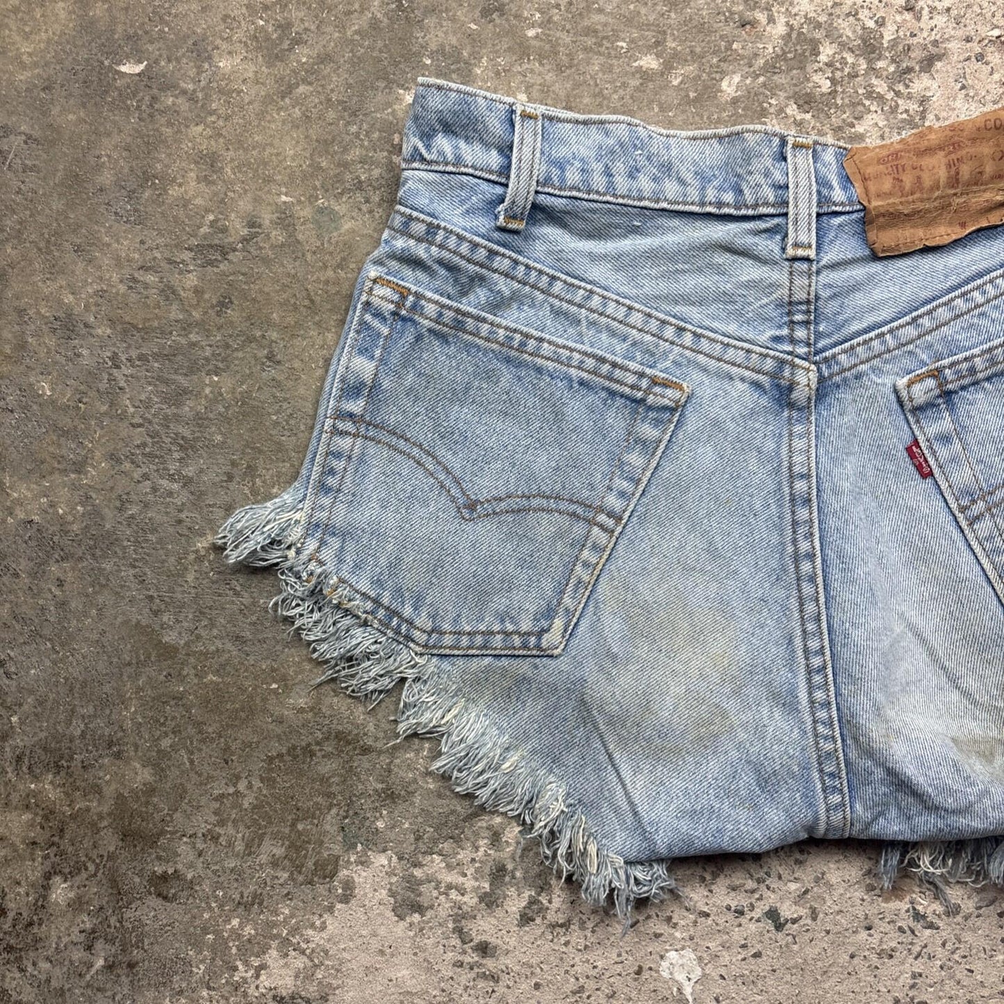 Blue Denim Levi’s Women’s Hot Pants Jean Shorts | 31"