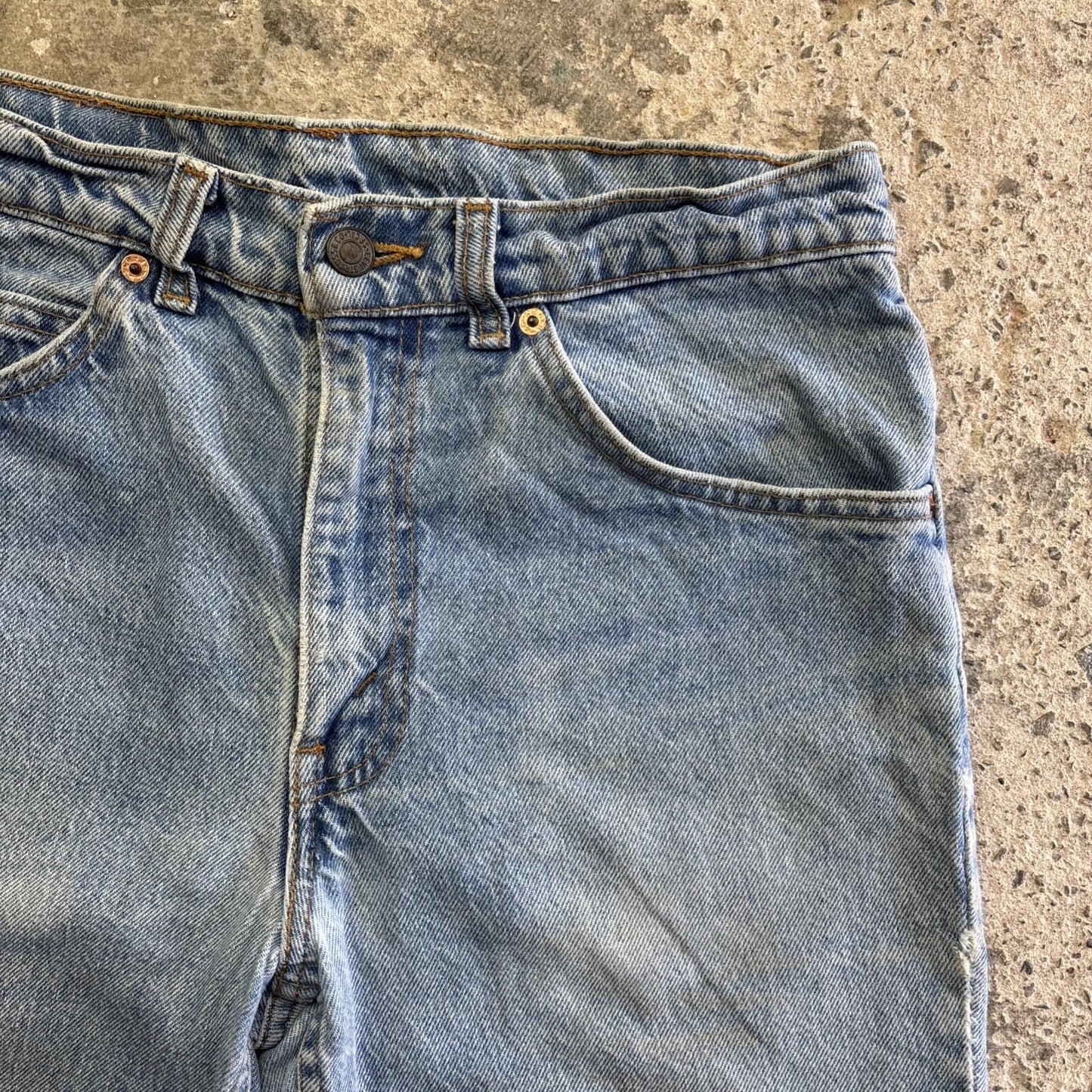 Light Blue Levi’s Cut Off Denim Jean Shorts | W32"