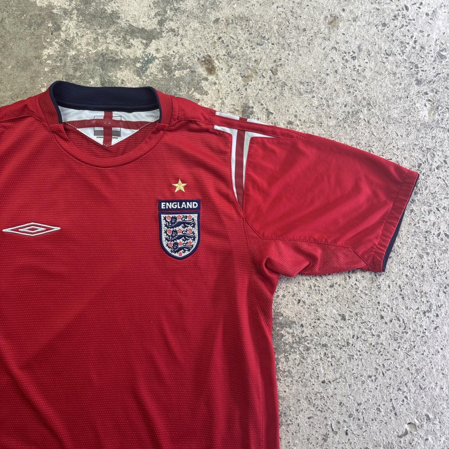 Red Umbro 2004/06 England Football Shirt | Size: S